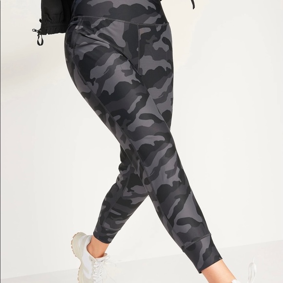 💜SOLD💜 Camo Print Joggers - Excellent Condition! - Picture 5 of 5